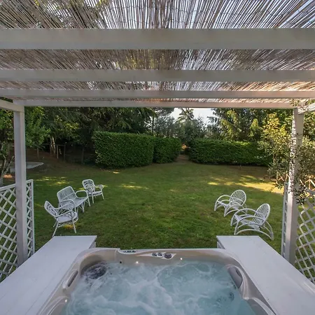 Country Bed and breakfast 4*